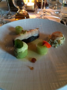 Marinated salmon with nori, scallop with a avocado cream and Sambai vinegrette (4)