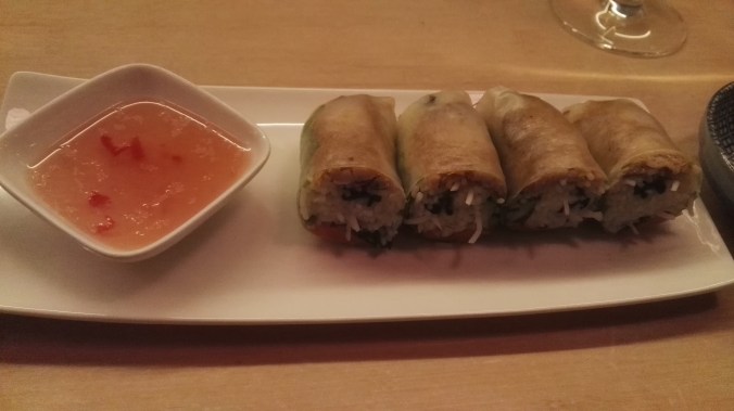 Fresh spring roll with mackerel 